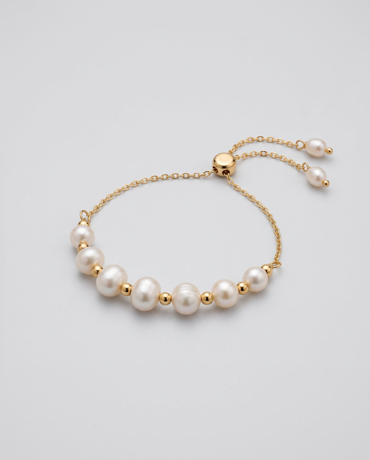 Alona Fresh Pearl Stainless Steel Women Bracelet In 18k Gold Plated