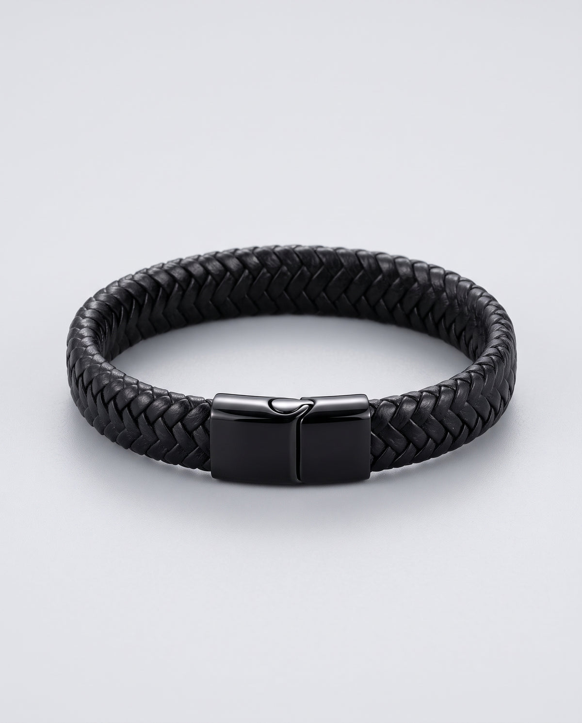L'Essence Interlock Leather Men Bracelet